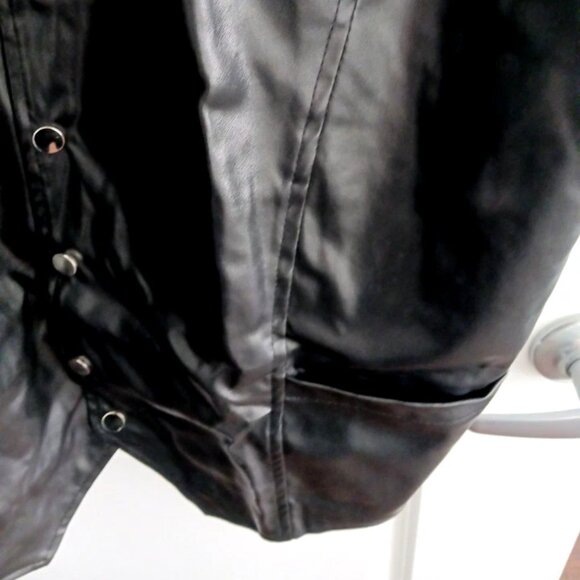 Men’s Faux Leather Fringe Biker Vest – Sleeveless Black Size 2X Large - Picture 5 of 8